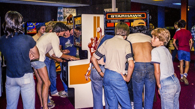 juegos de arcade acto social