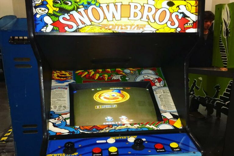 Snow Bros: El juego de las bolas de nieve | MiArcade